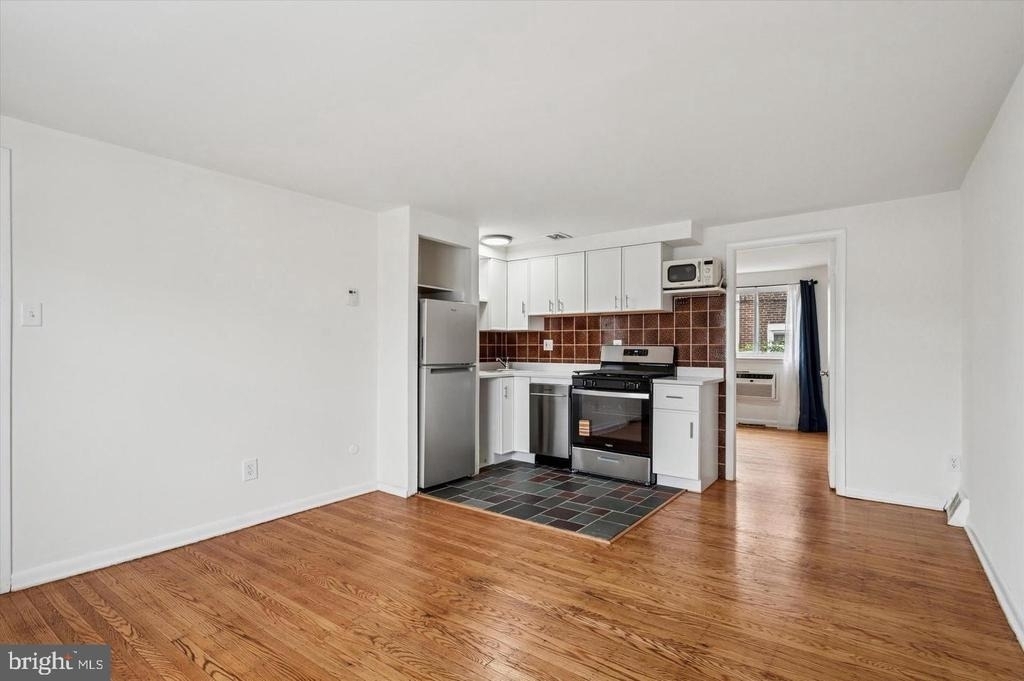 409 Naomi Street - Photo 6