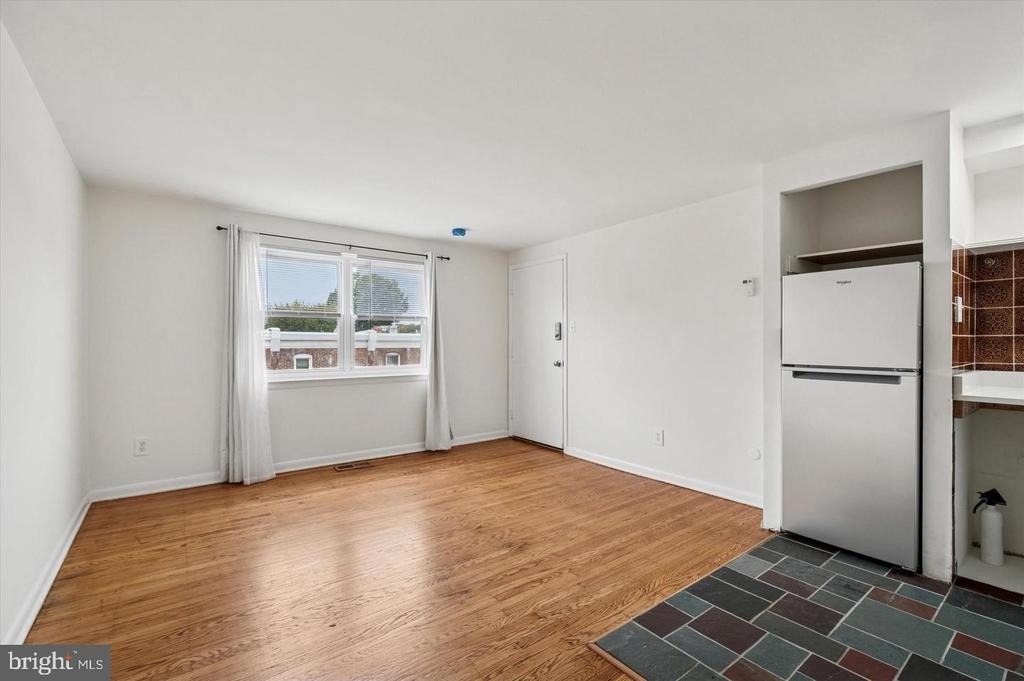 409 Naomi Street - Photo 7