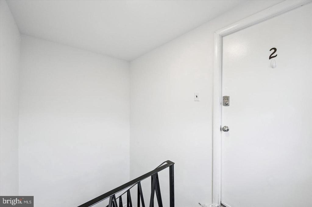 409 Naomi Street - Photo 4