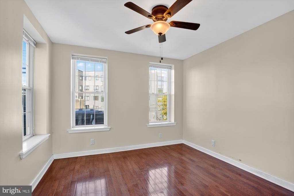 112 E Allen Street - Photo 9