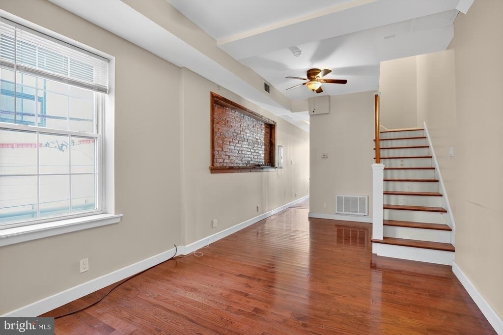 112 E Allen Street - Photo 3