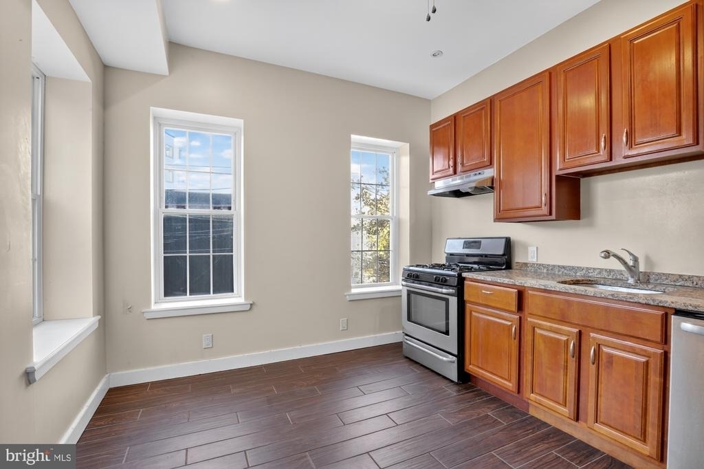 112 E Allen Street - Photo 6