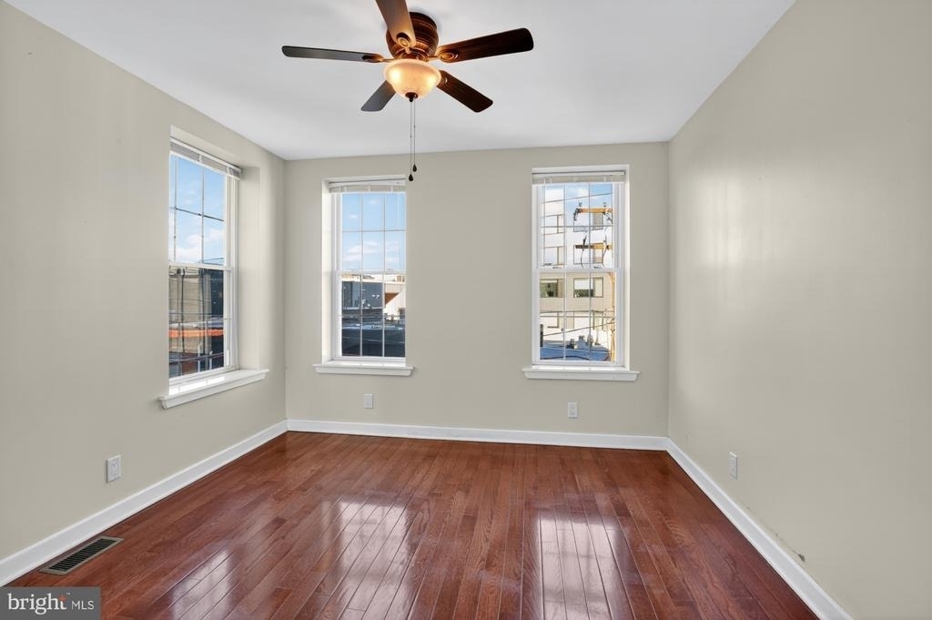 112 E Allen Street - Photo 12