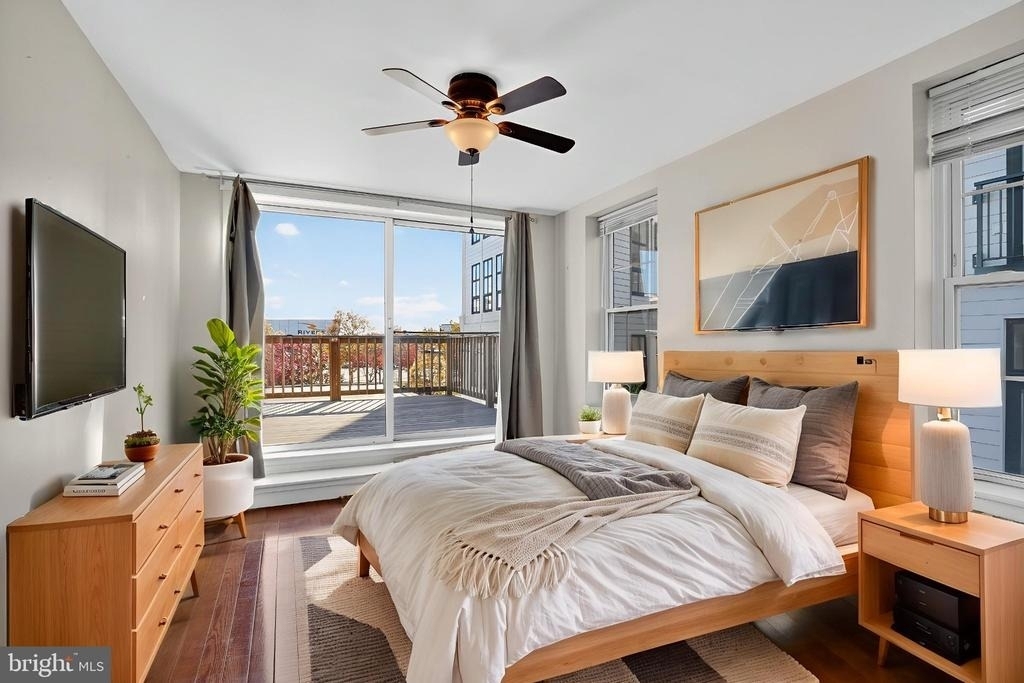 112 E Allen Street - Photo 1