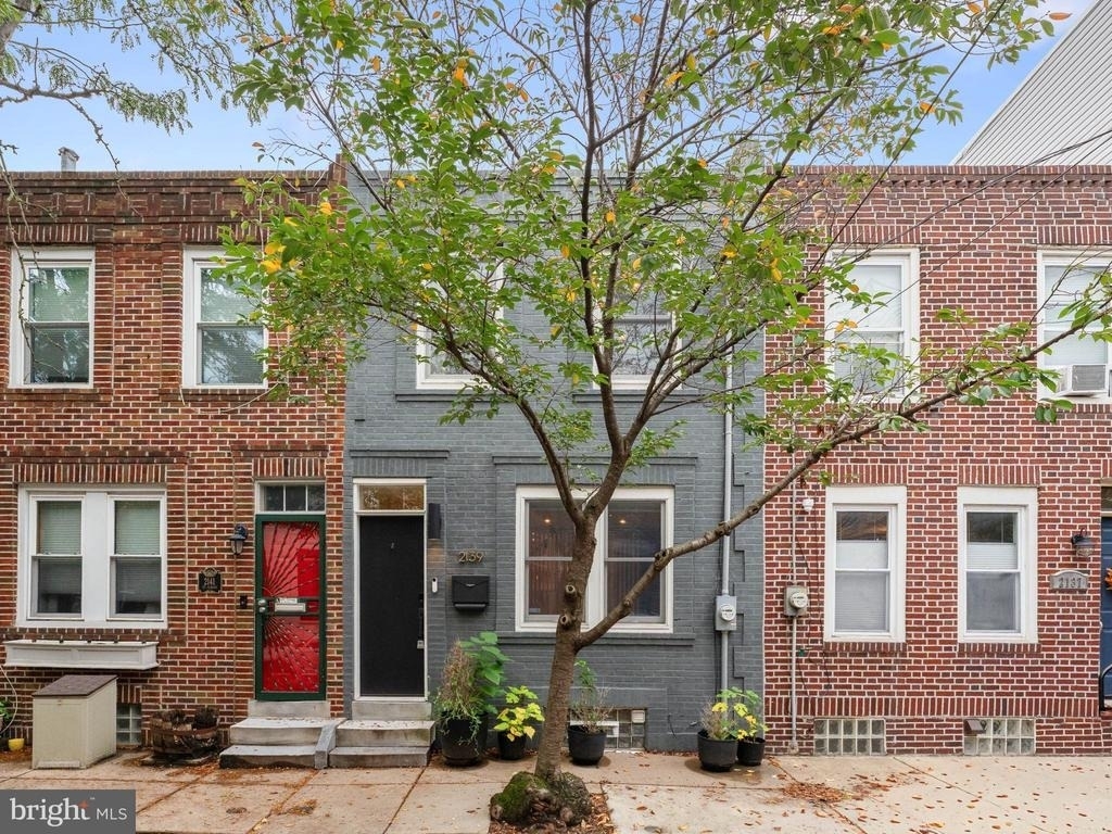 2139 Saint Albans Street - Photo 1