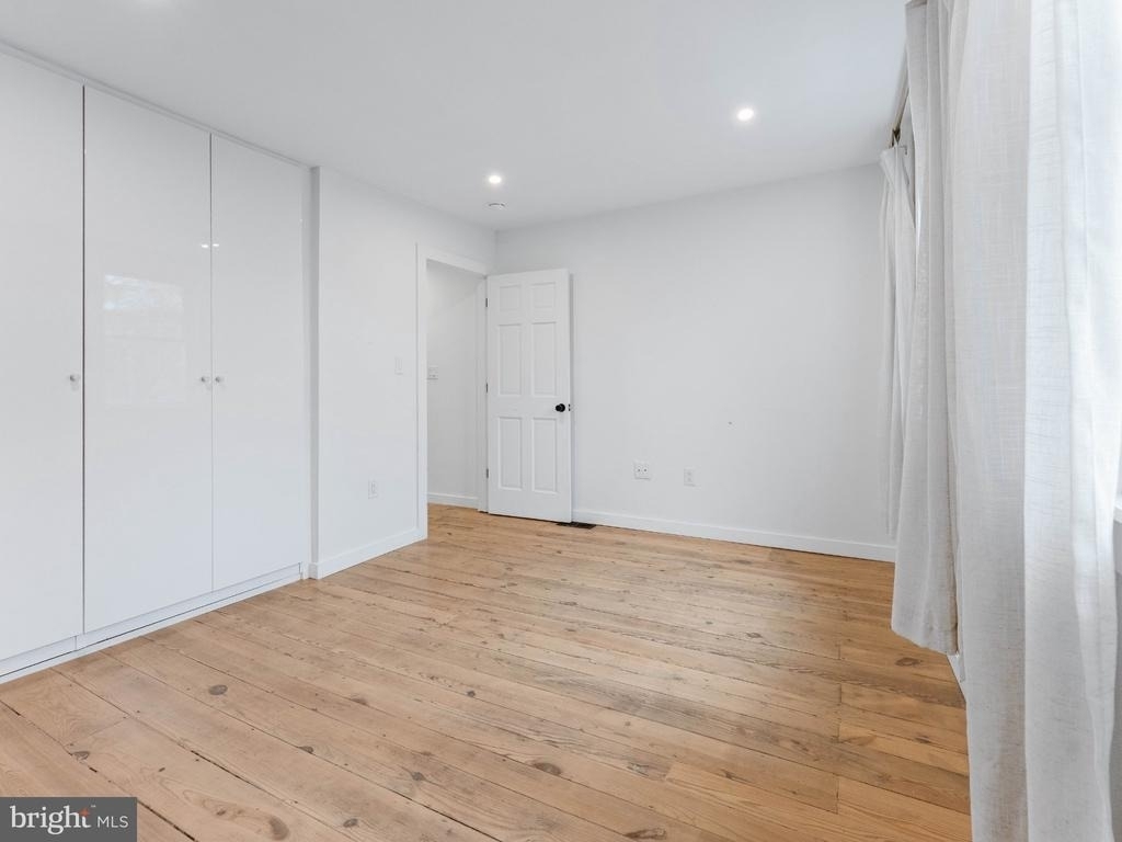 2139 Saint Albans Street - Photo 11