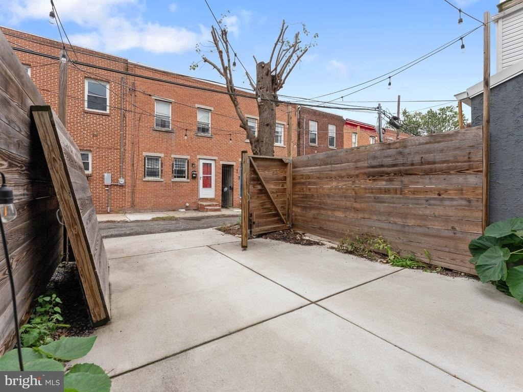 2139 Saint Albans Street - Photo 17