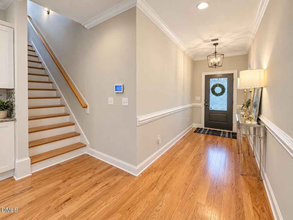 1046 Monmouth Loop - Photo 6