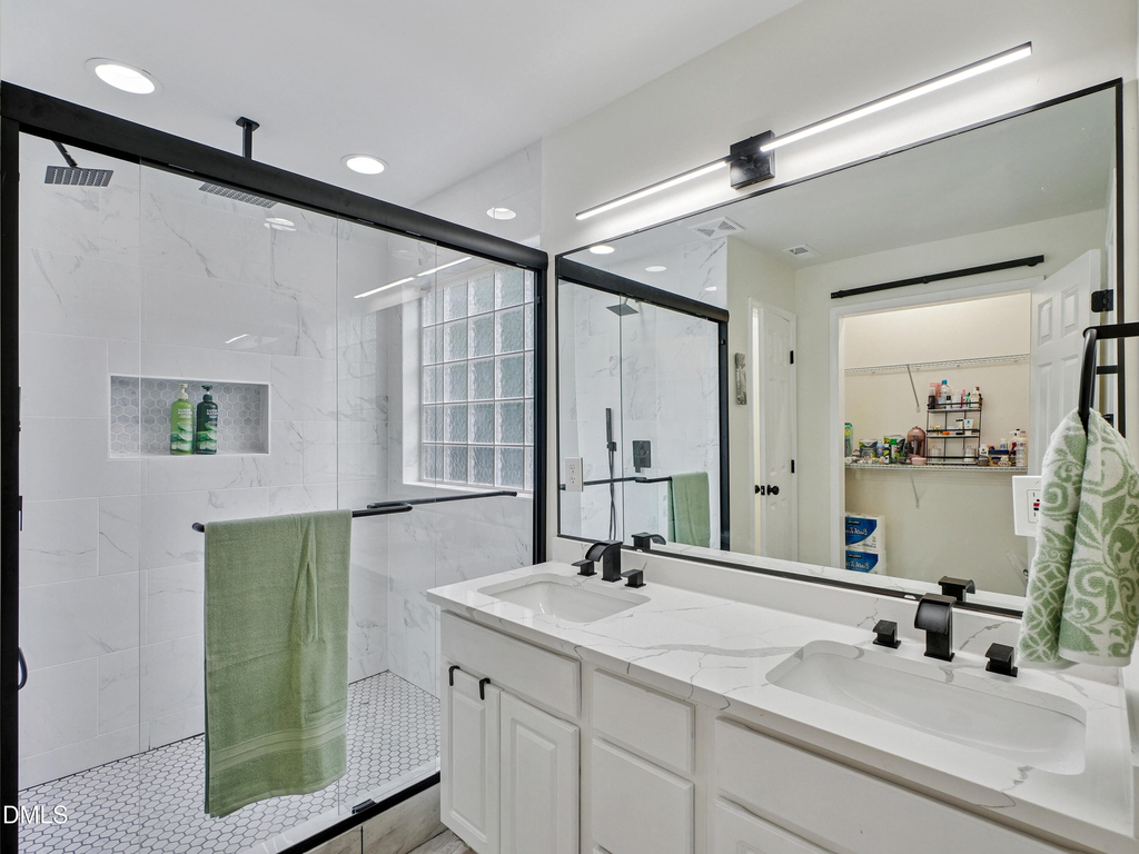 8424 Eagle View Drive - Photo 32