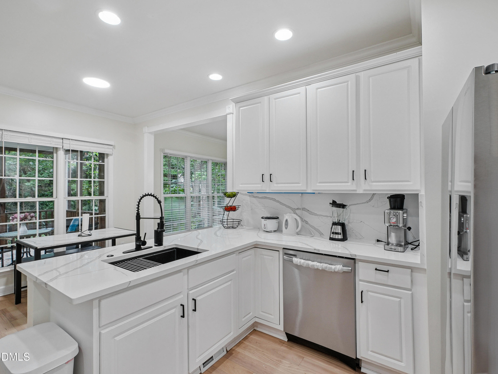 8424 Eagle View Drive - Photo 16