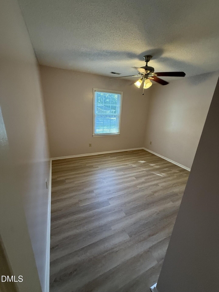 5224 Round Hill Lane - Photo 12