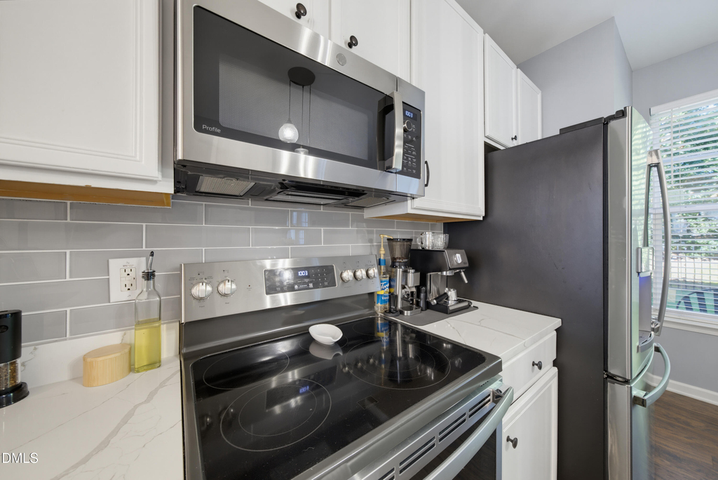 8725 Camden Park Drive - Photo 10