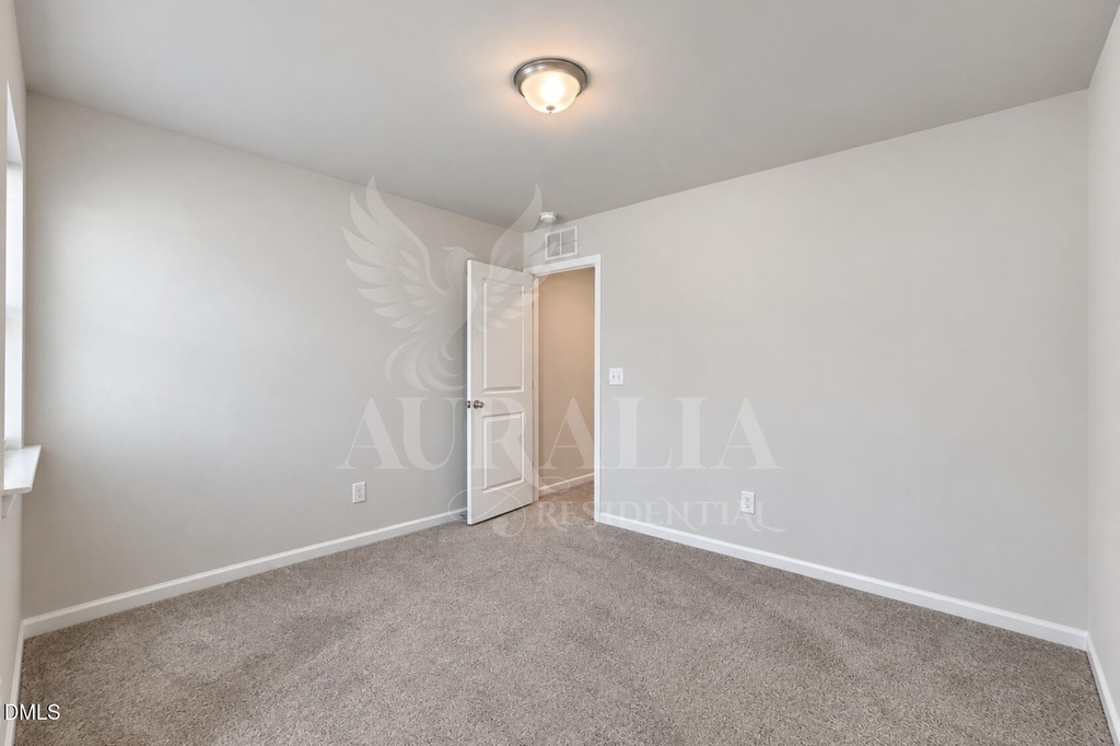 160 Royal Star Way - Photo 28
