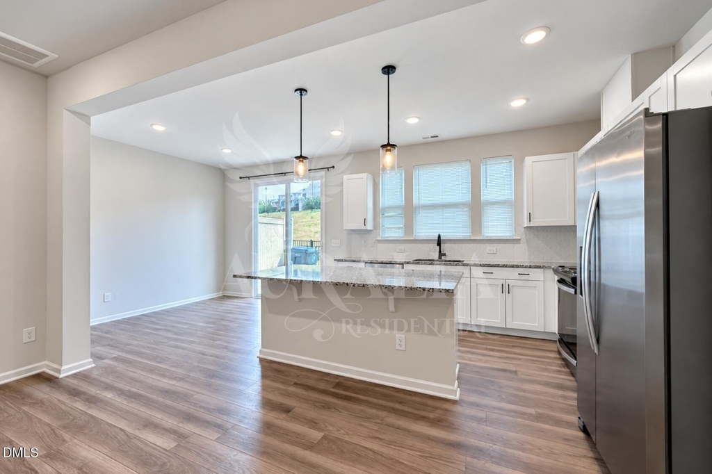 160 Royal Star Way - Photo 5