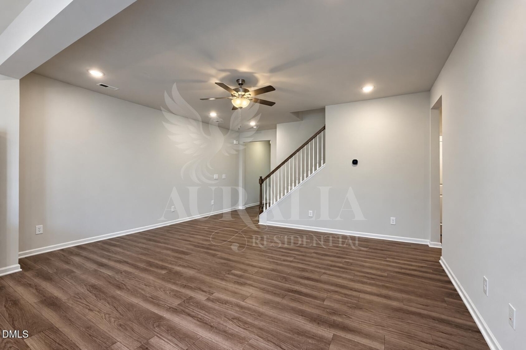 160 Royal Star Way - Photo 19