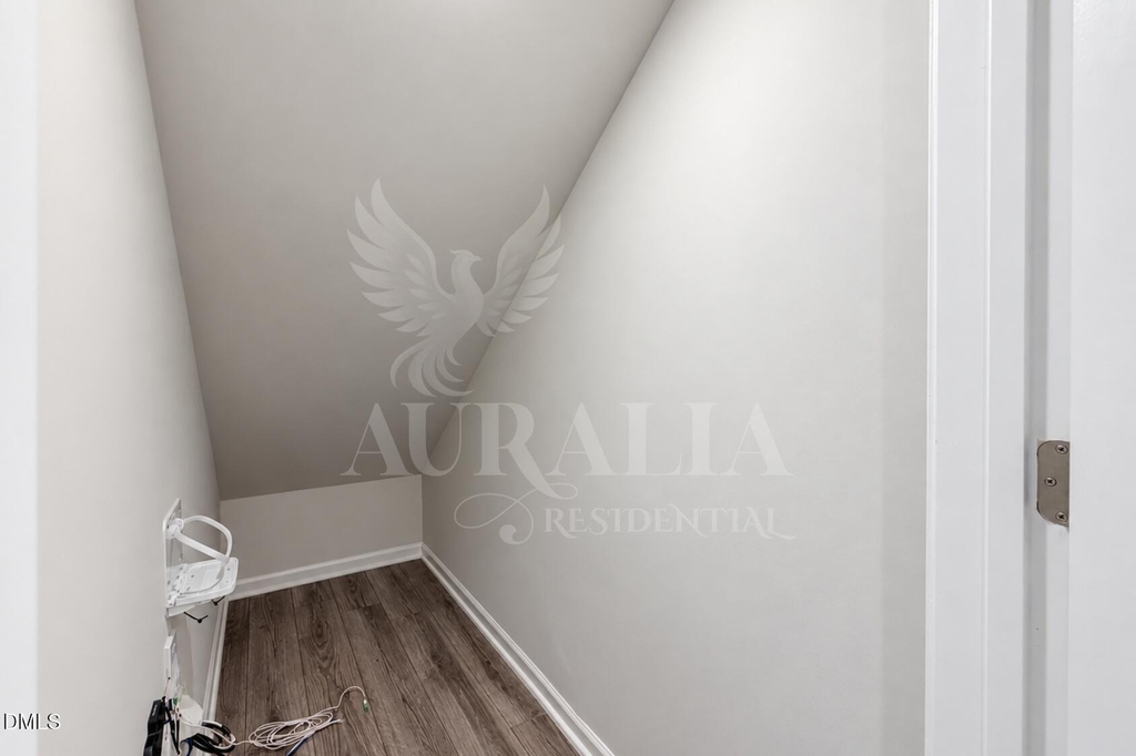 160 Royal Star Way - Photo 18