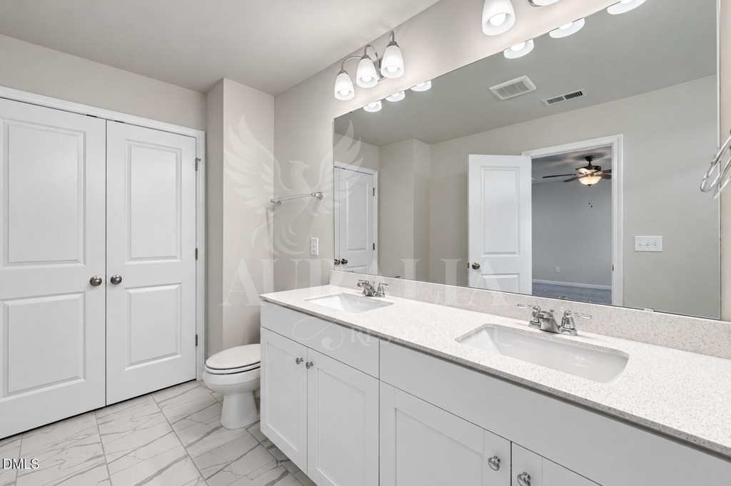 160 Royal Star Way - Photo 31