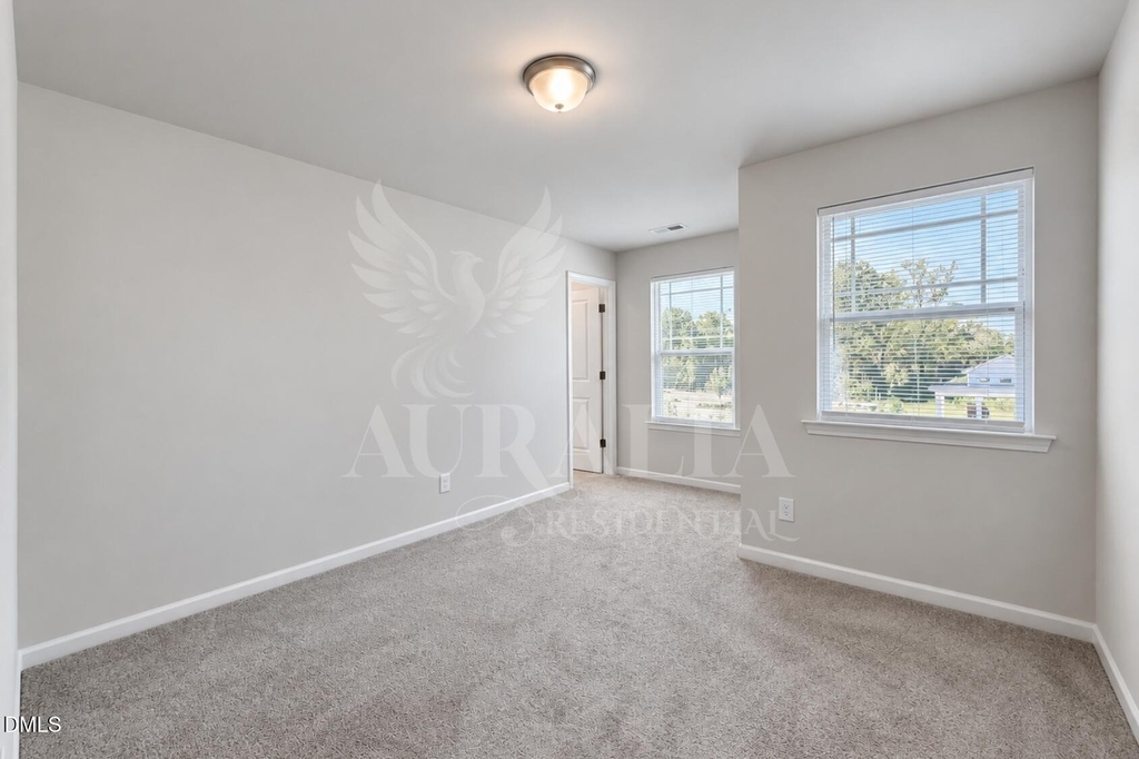 160 Royal Star Way - Photo 26