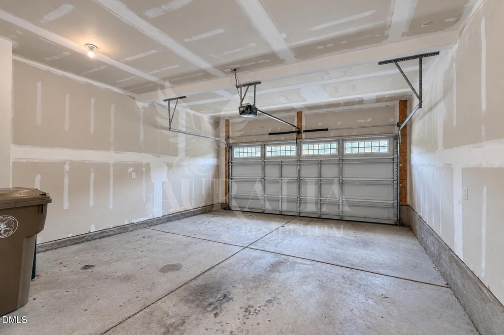 160 Royal Star Way - Photo 17