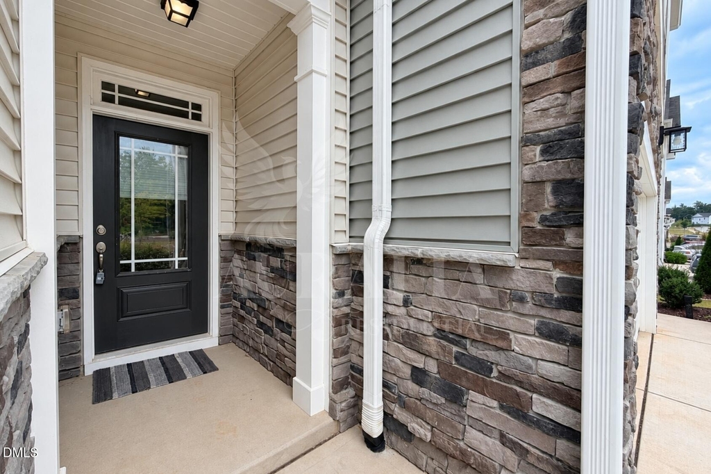 160 Royal Star Way - Photo 2