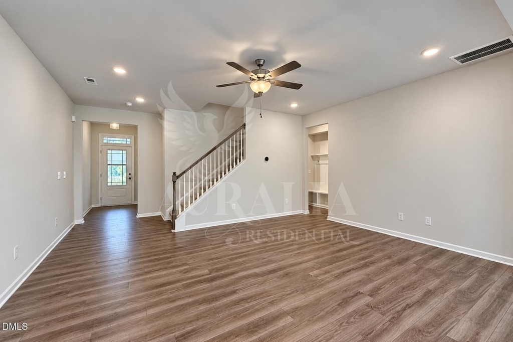 160 Royal Star Way - Photo 14
