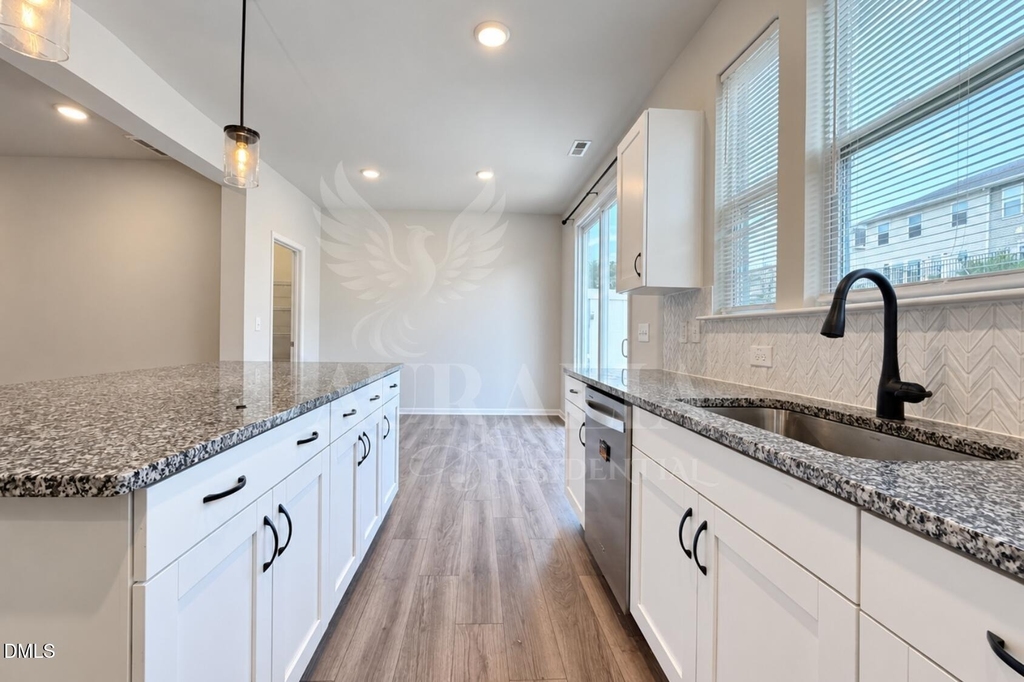 160 Royal Star Way - Photo 12