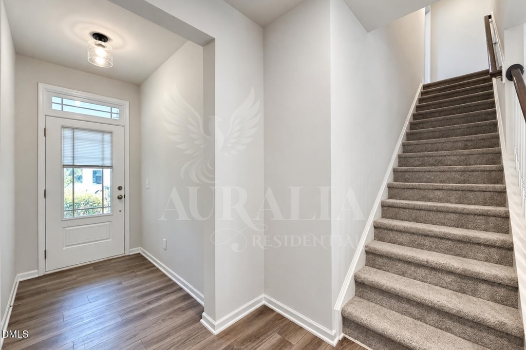 160 Royal Star Way - Photo 3