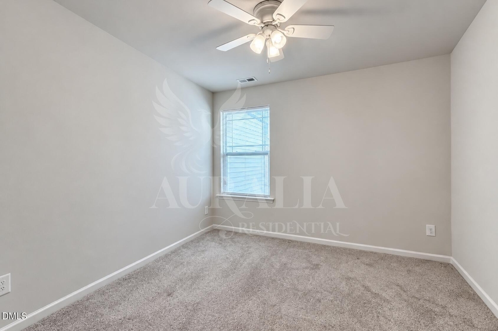 160 Royal Star Way - Photo 22