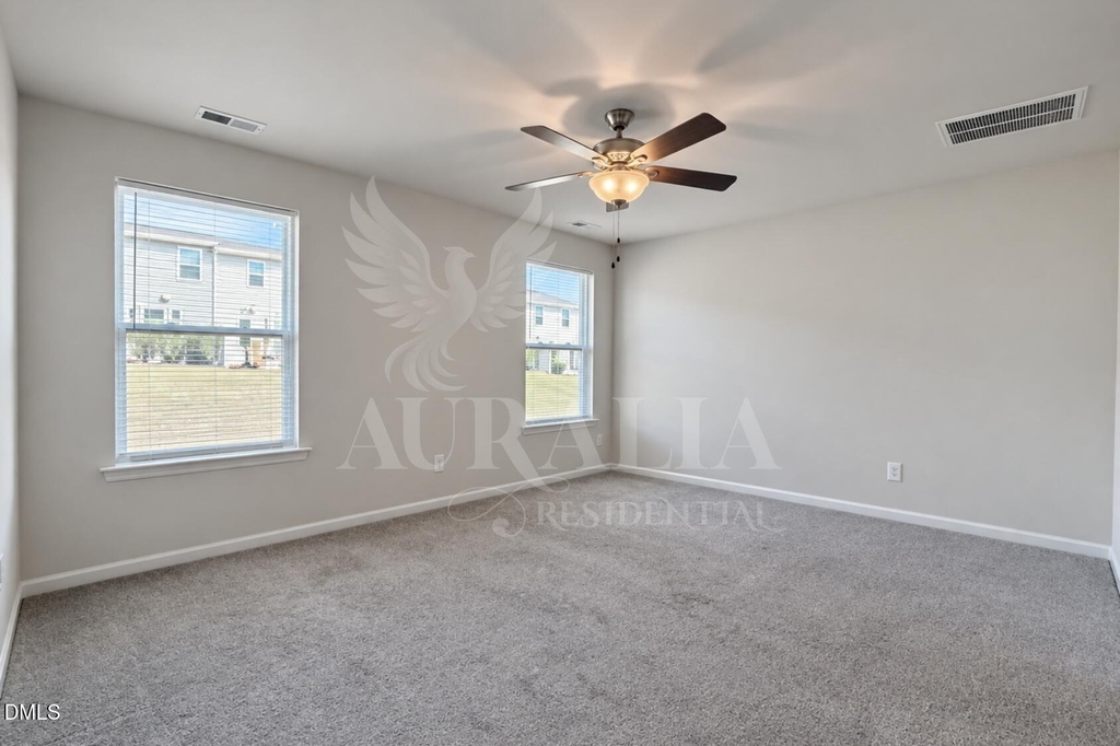 160 Royal Star Way - Photo 36