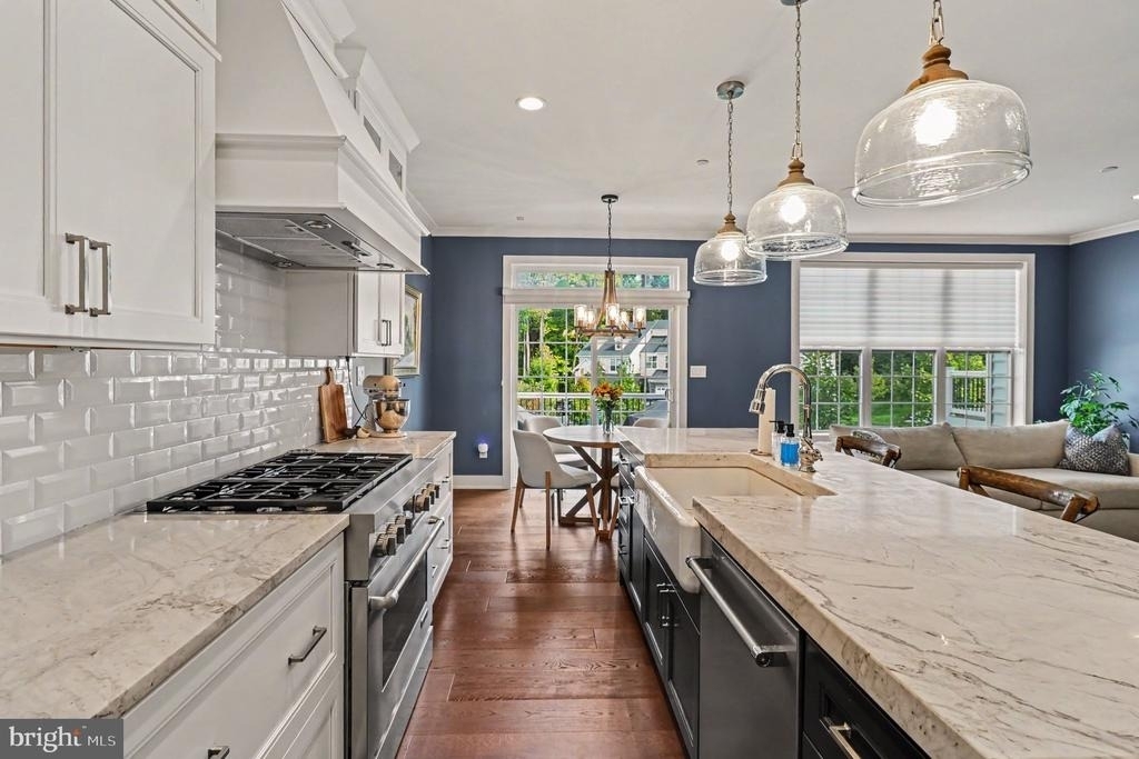 202 Ella Lane - Photo 2