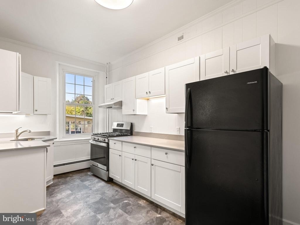605 W Miner Street - Photo 11