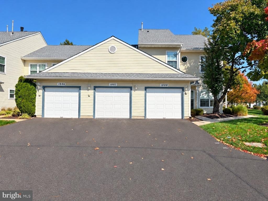 1007 Waterford Road - Photo 1