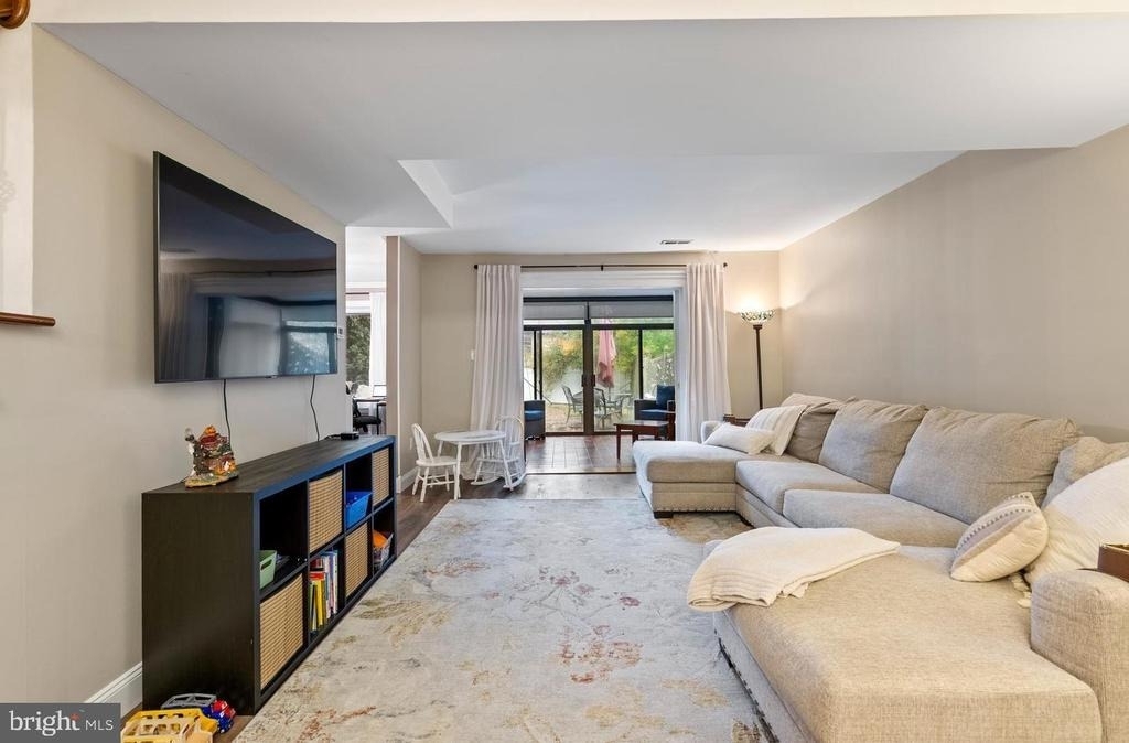 226 Farleigh Court - Photo 3