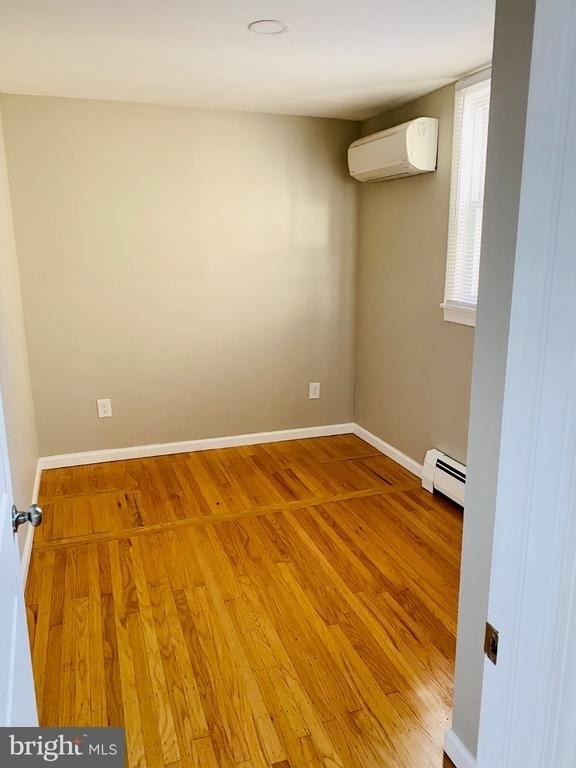 1703 Hollywood Avenue - Photo 3