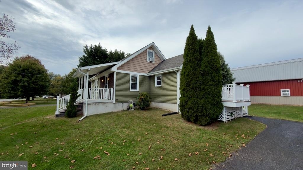 990 Elm Road - Photo 8