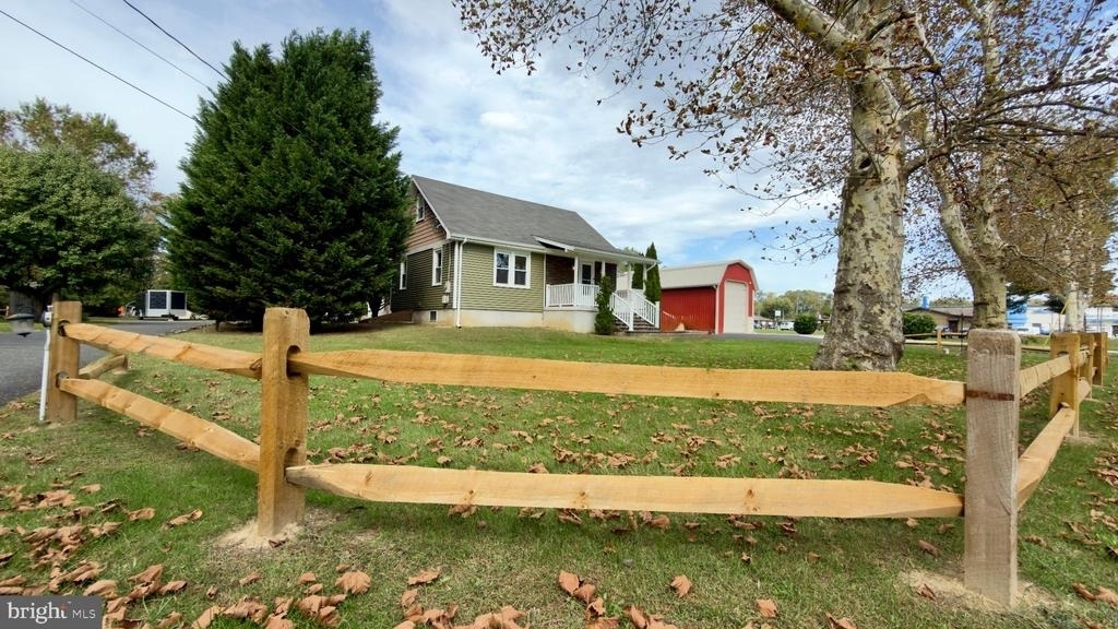 990 Elm Road - Photo 3