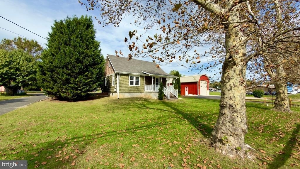 990 Elm Road - Photo 2