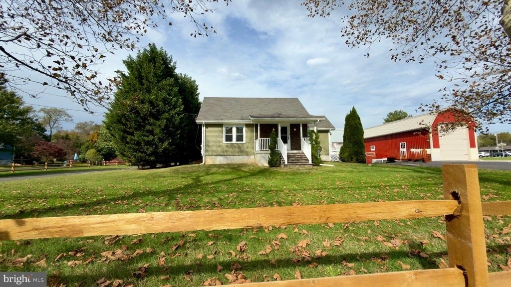 990 Elm Road - Photo 4