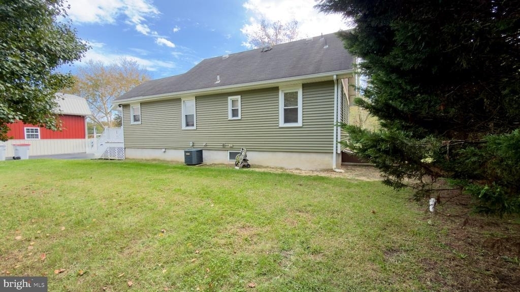 990 Elm Road - Photo 18