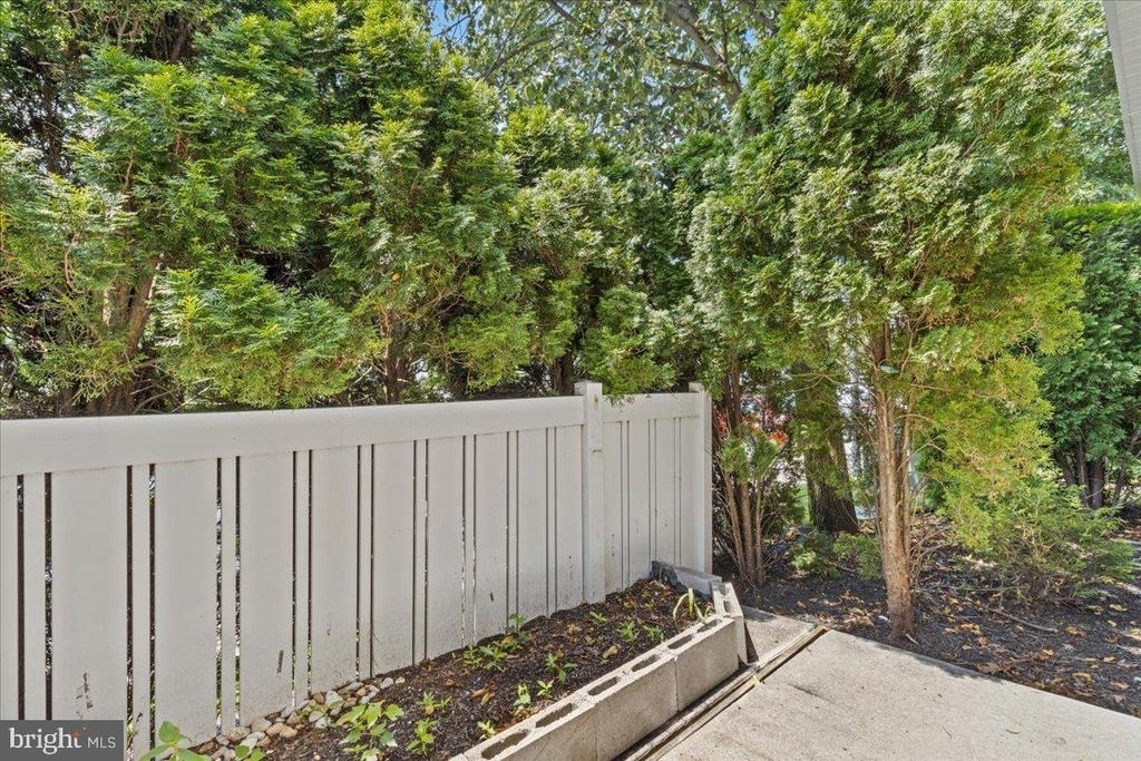 1401 Delancey Way - Photo 11