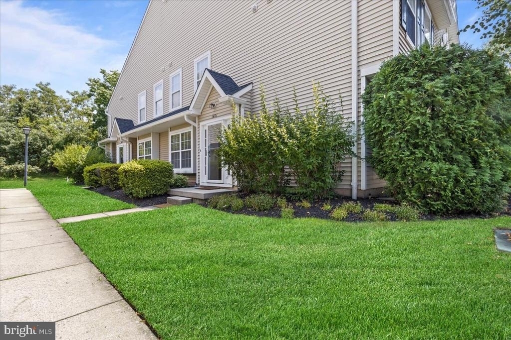 1401 Delancey Way - Photo 1