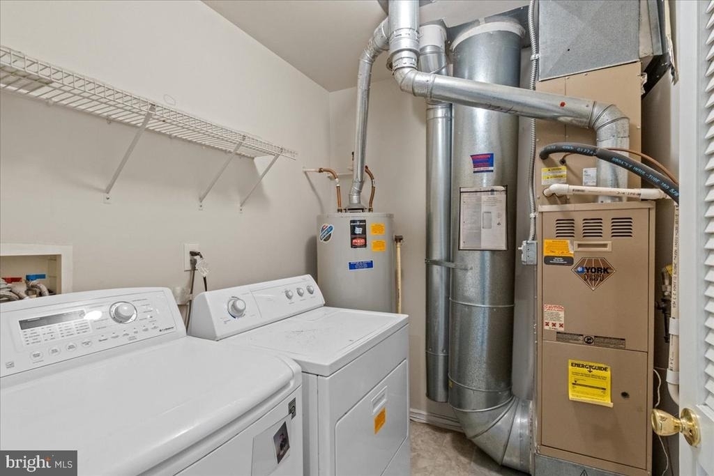 1401 Delancey Way - Photo 34