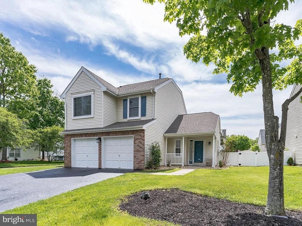 8 Ridgewood Way - Photo 0