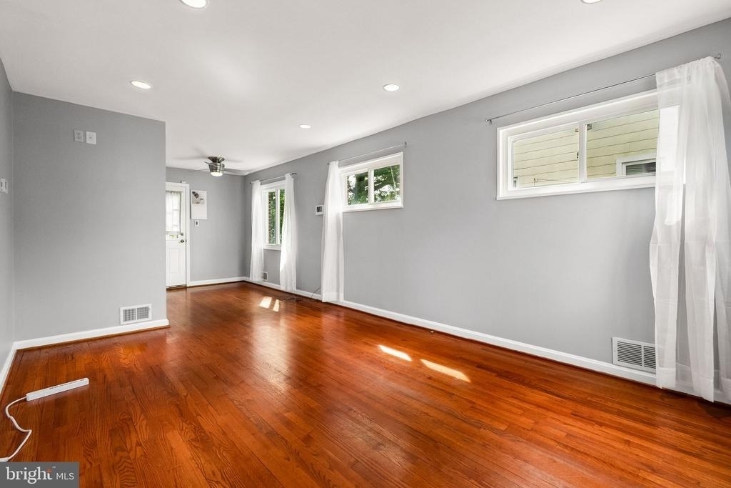 7115 Glenridge Drive - Photo 5