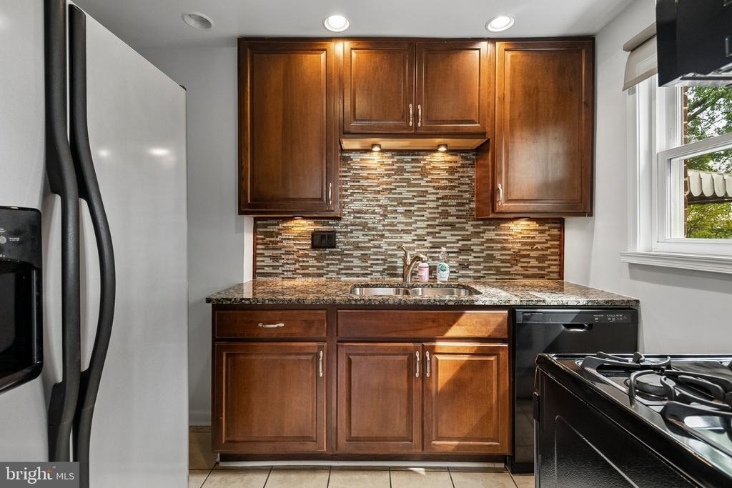 7115 Glenridge Drive - Photo 9