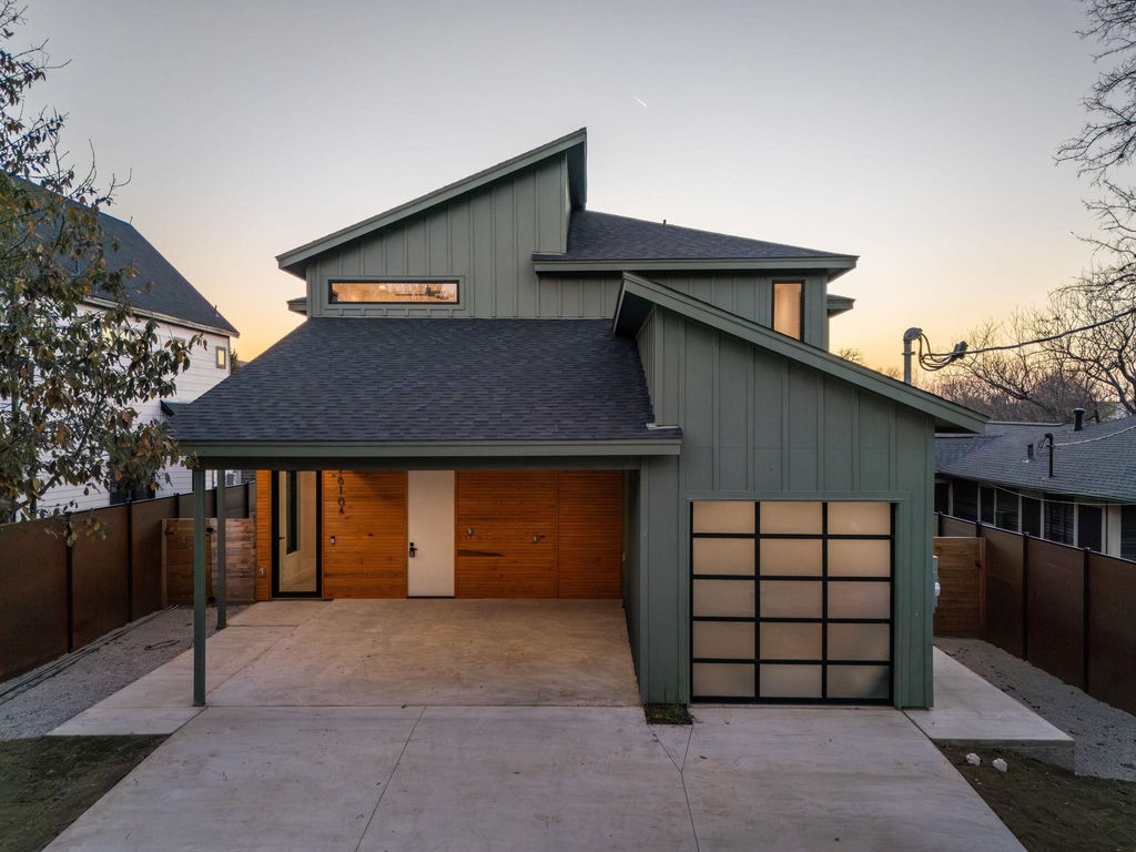 1610 Harveey Dr - Photo 2