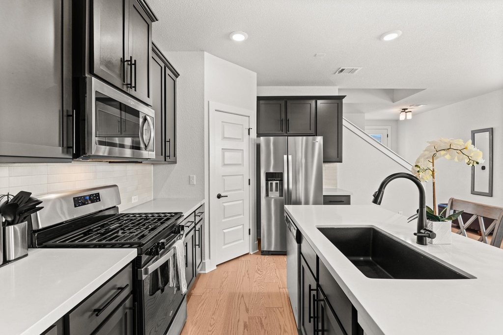 8512 Mckamy Dr - Photo 7