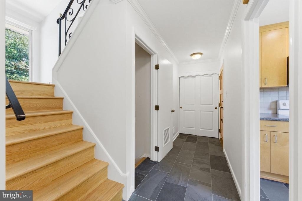 11408 Gilsan Street - Photo 3