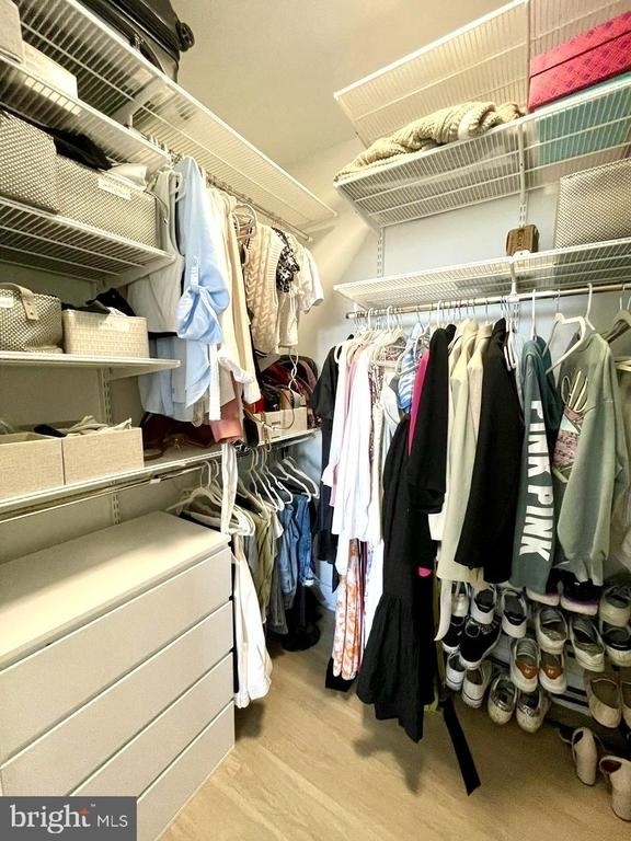 5225 Pooks Hill Road - Photo 36