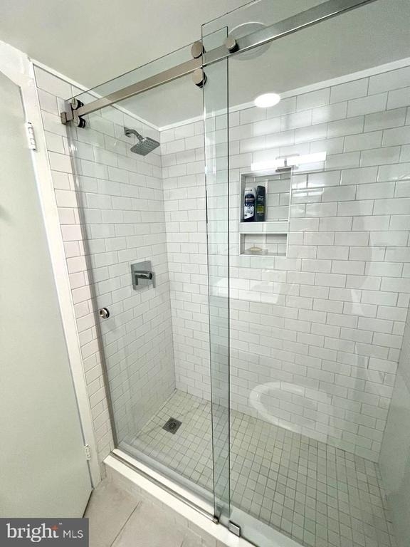 5225 Pooks Hill Road - Photo 32